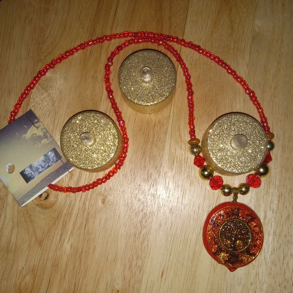 Tree of life emblem Necklace - Picture 3 of 4